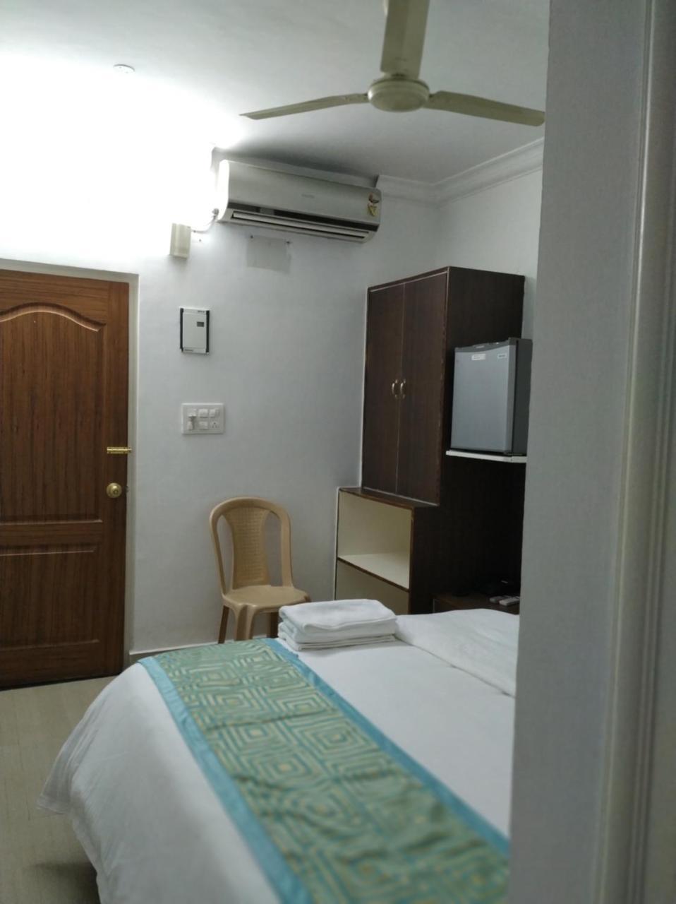 Aum Hotel Puttaparthi Exterior foto